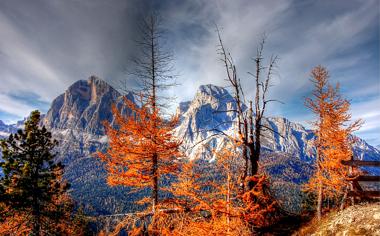 阿尔卑斯山秋季风景图片电脑桌面壁纸